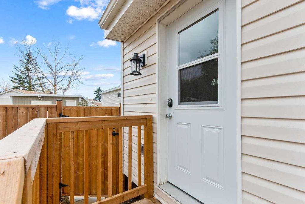Photo of 5800 46 Street, Olds, AB T4H 1G8 (MLS # A2265726)
