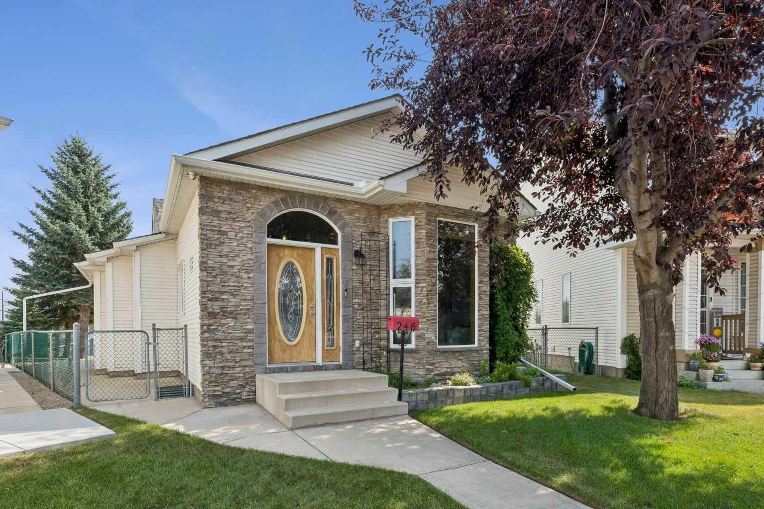 246 Mt Lorette Place SE