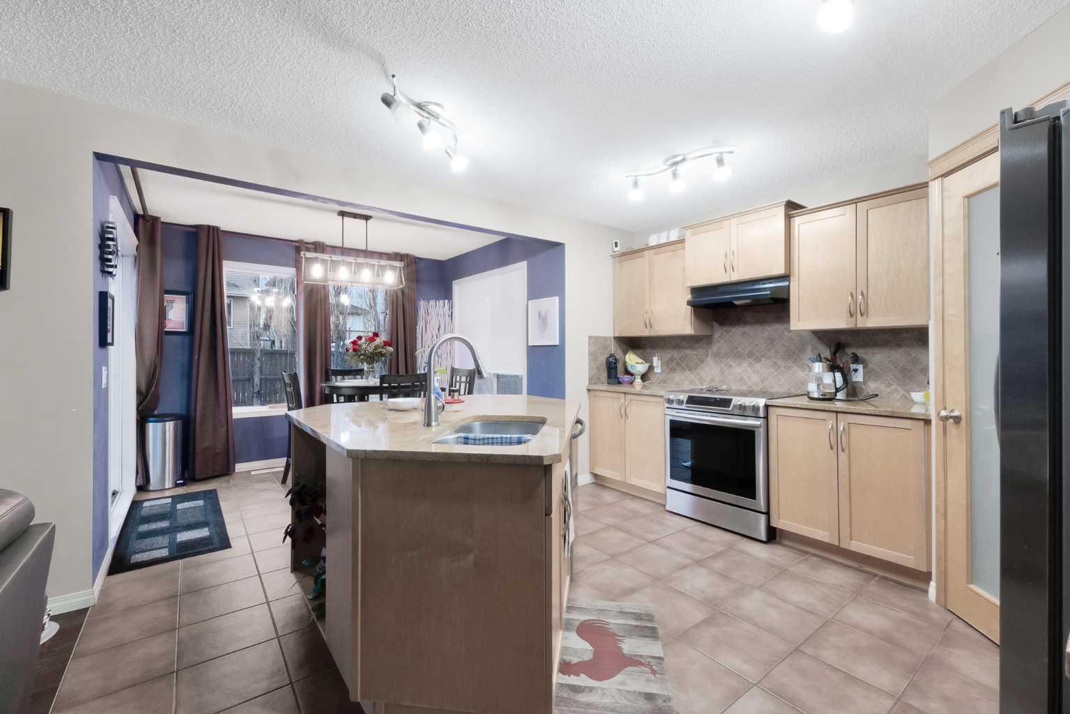 33 Kincora Landing NW