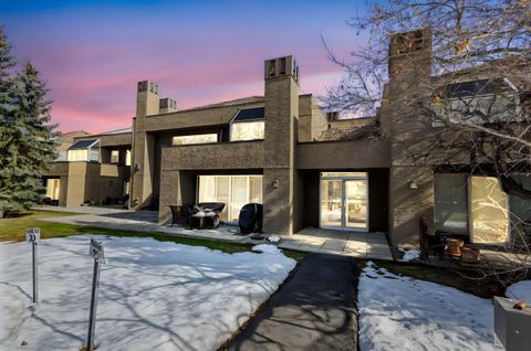 Photo of 108 Village Heights SW #1, Calgary, AB T3H 2L2 (MLS # A2299518)