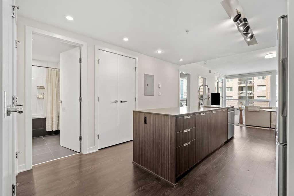 Photo of 626 14 Avenue SW #701, Calgary, AB T2R 0X4 (MLS # A2335077)