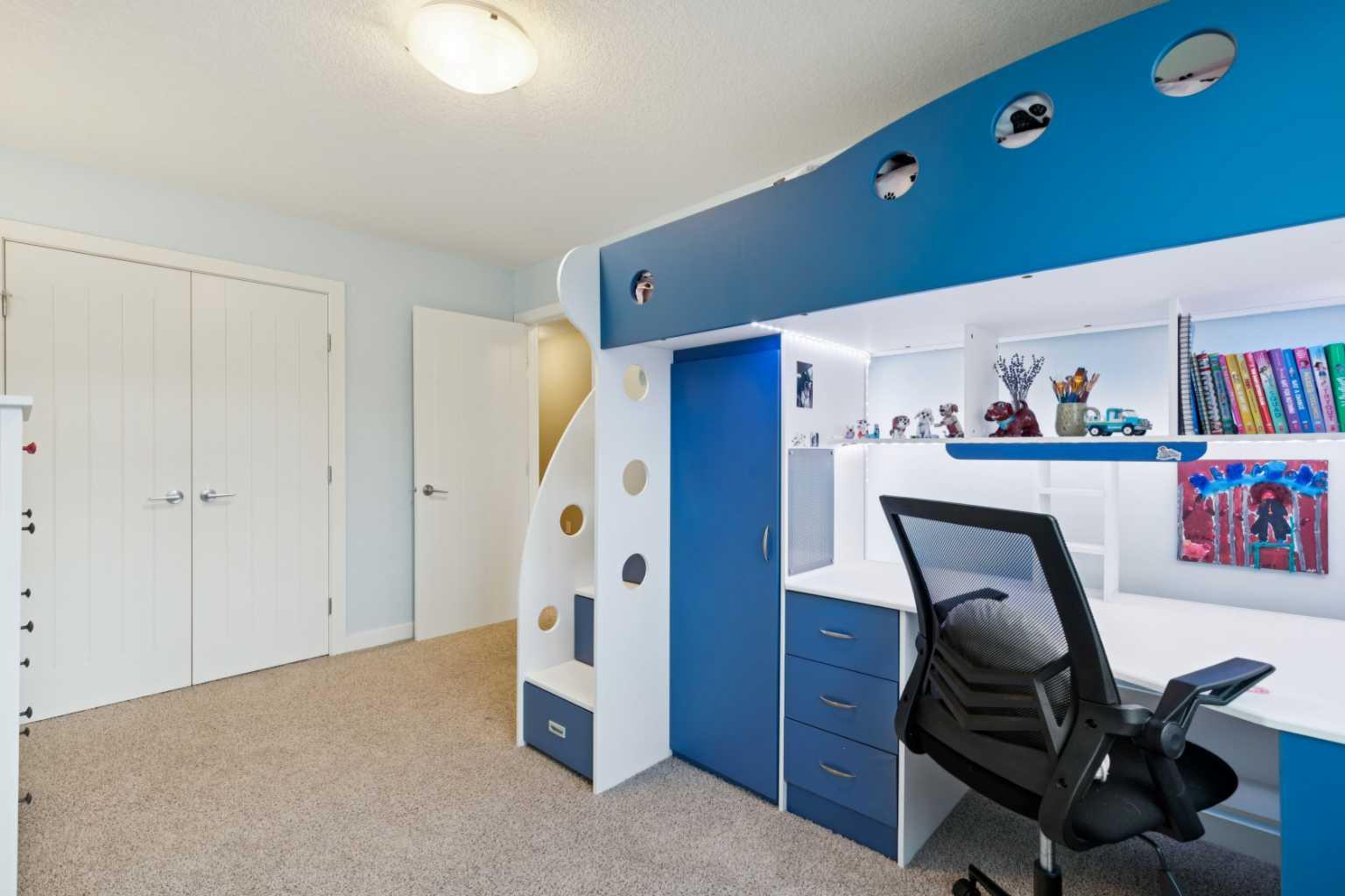 52 Marquis Crescent SE