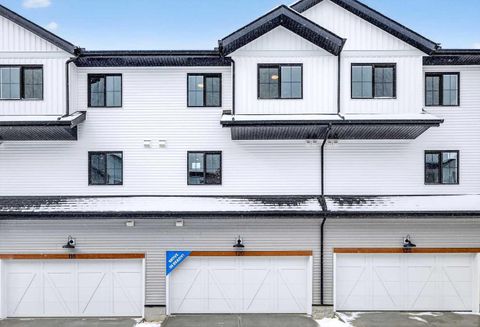 1750 Rangeview Drive SE 120 Calgary AB T3S 0X3