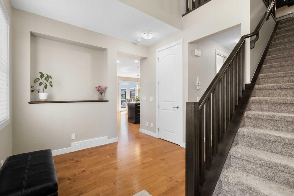 Photo of 106 Cranarch Landing SE, Calgary, AB T3M 0Z7 (MLS # A2310398)