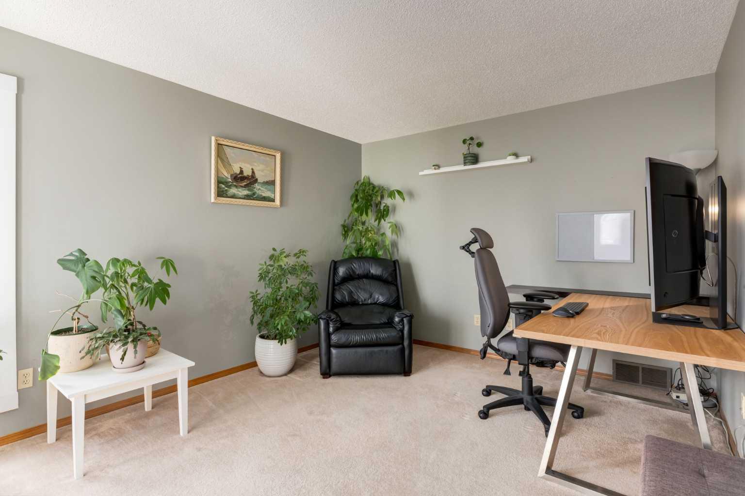 159 Macewan Drive NW