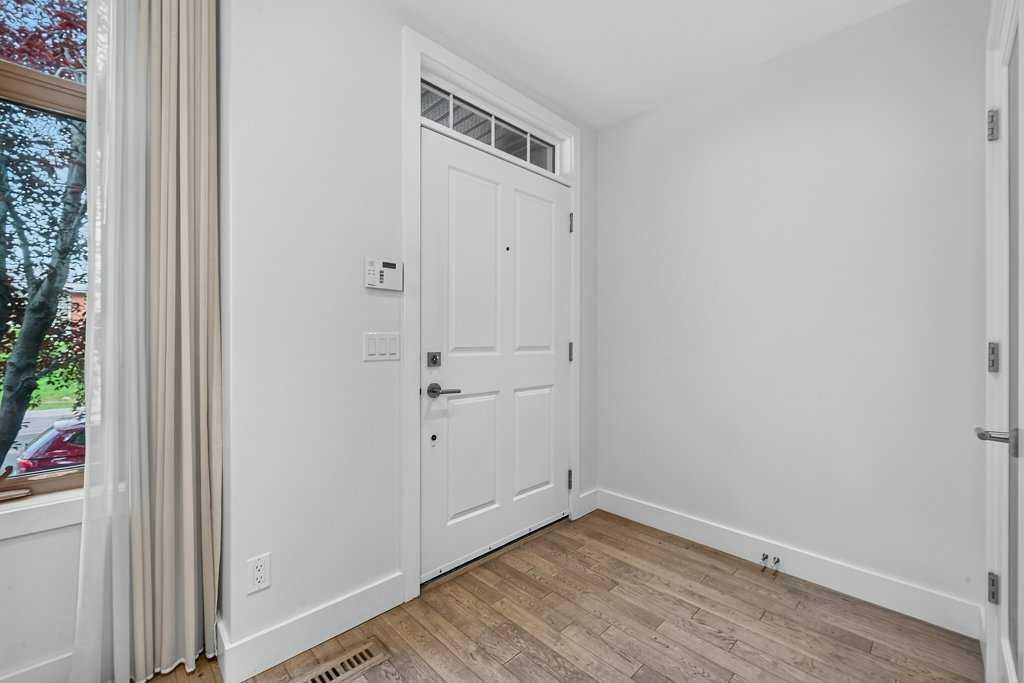6 Scarpe Drive SW 20