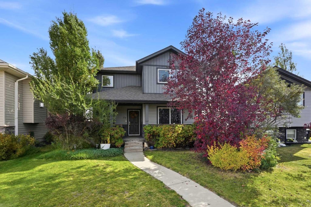 Photo of 77 Aztec Crescent, Blackfalds, AB T4M 0M2 (MLS # A2351735)