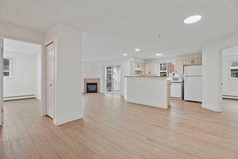 Photo of 10 Prestwick Bay SE #3325, Calgary, AB T2Z 0B3 (MLS # A2296315)