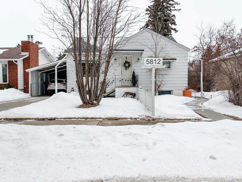 Photo of 5812 50A Avenue, Stettler, AB T4K 1C3 (MLS # A2292598)