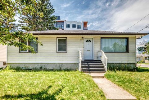 Photo of 1701 32 Street SW, Calgary, AB T3C 1N6 (MLS # A2330338)