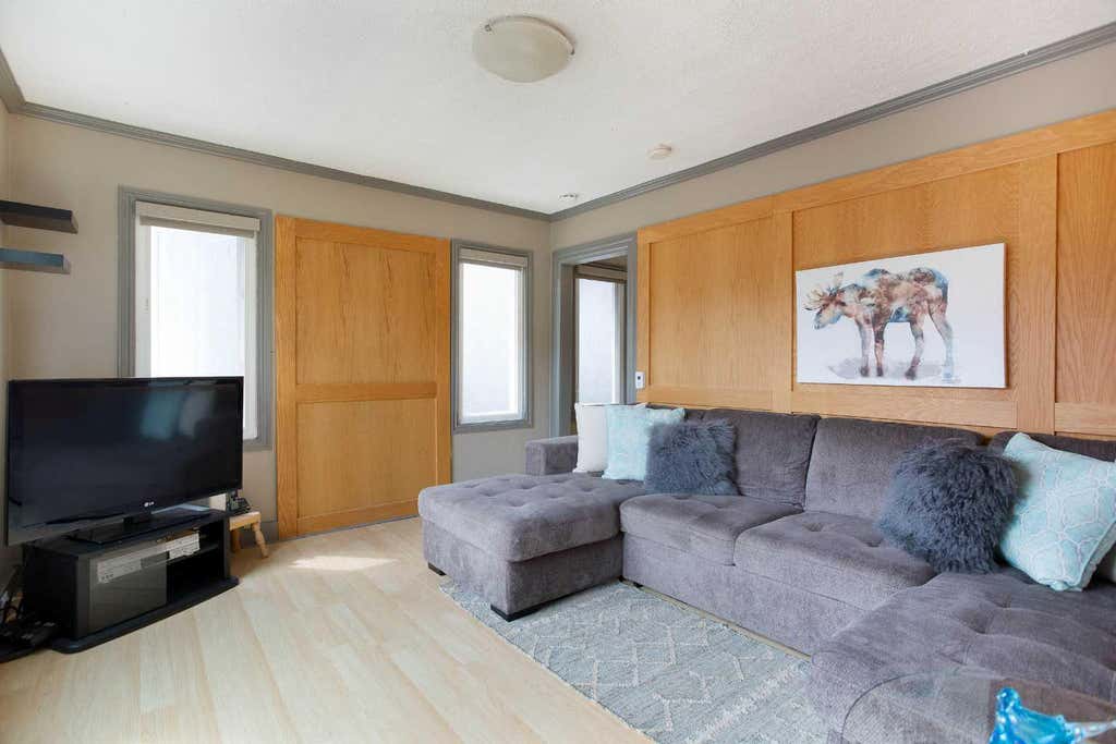 Photo of 506 8 Avenue NE, Calgary, AB T2E 0R4 (MLS # A2335221)