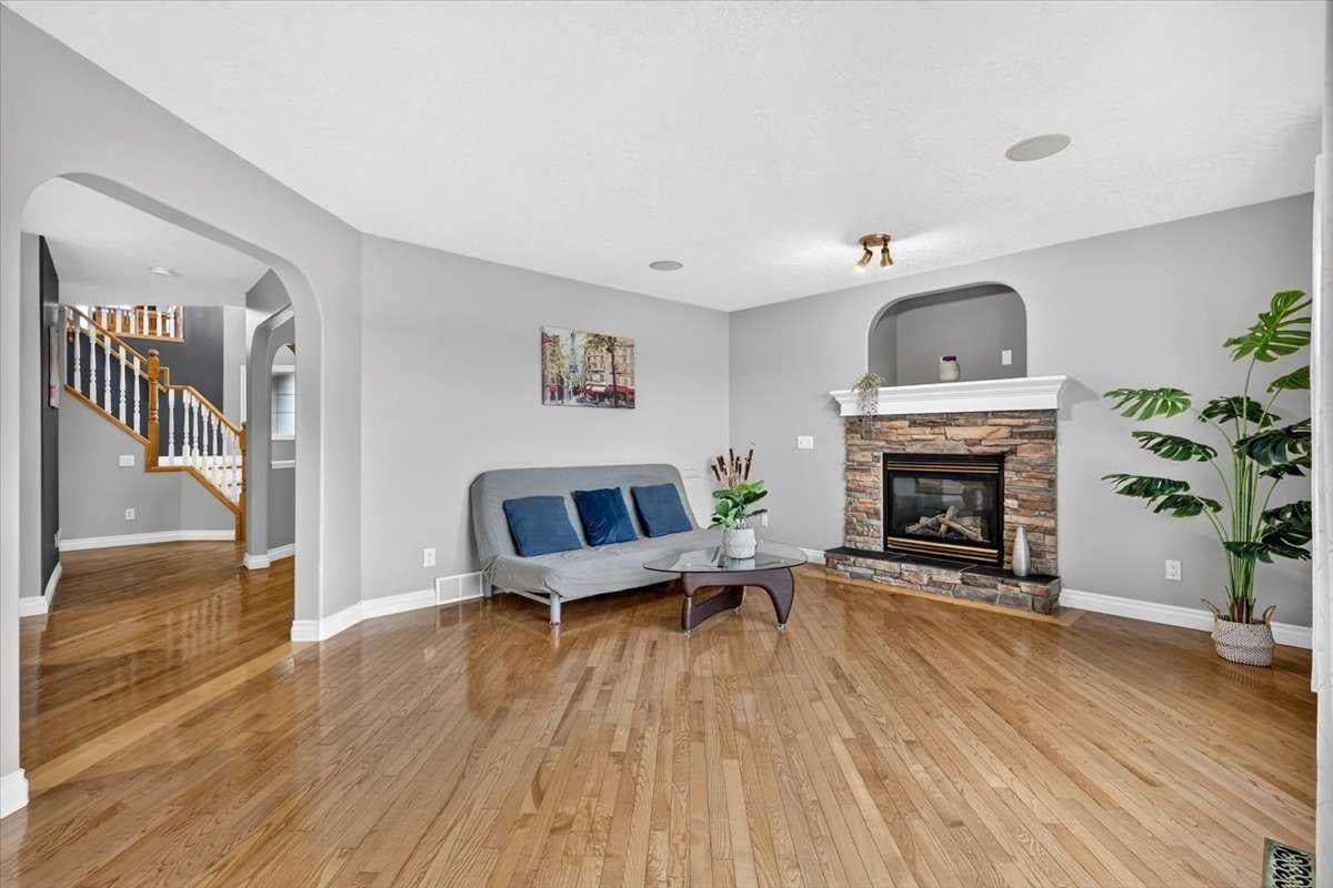 27 Arbour Stone Way NW