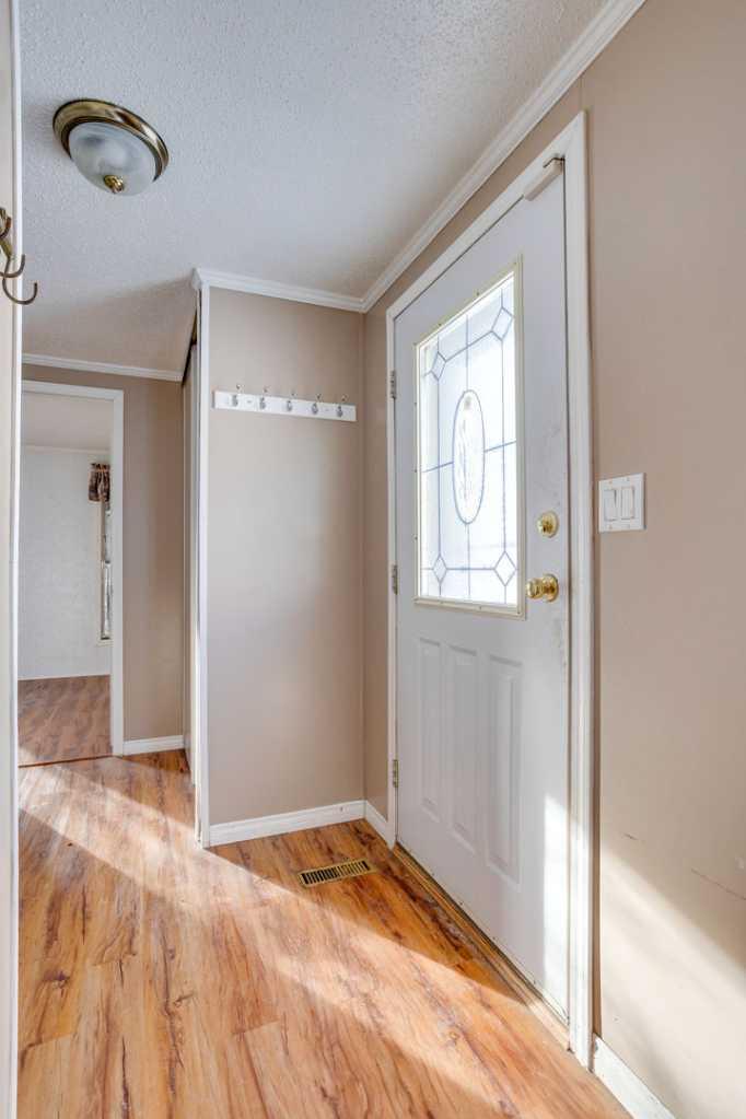 172 Clausen Crescent