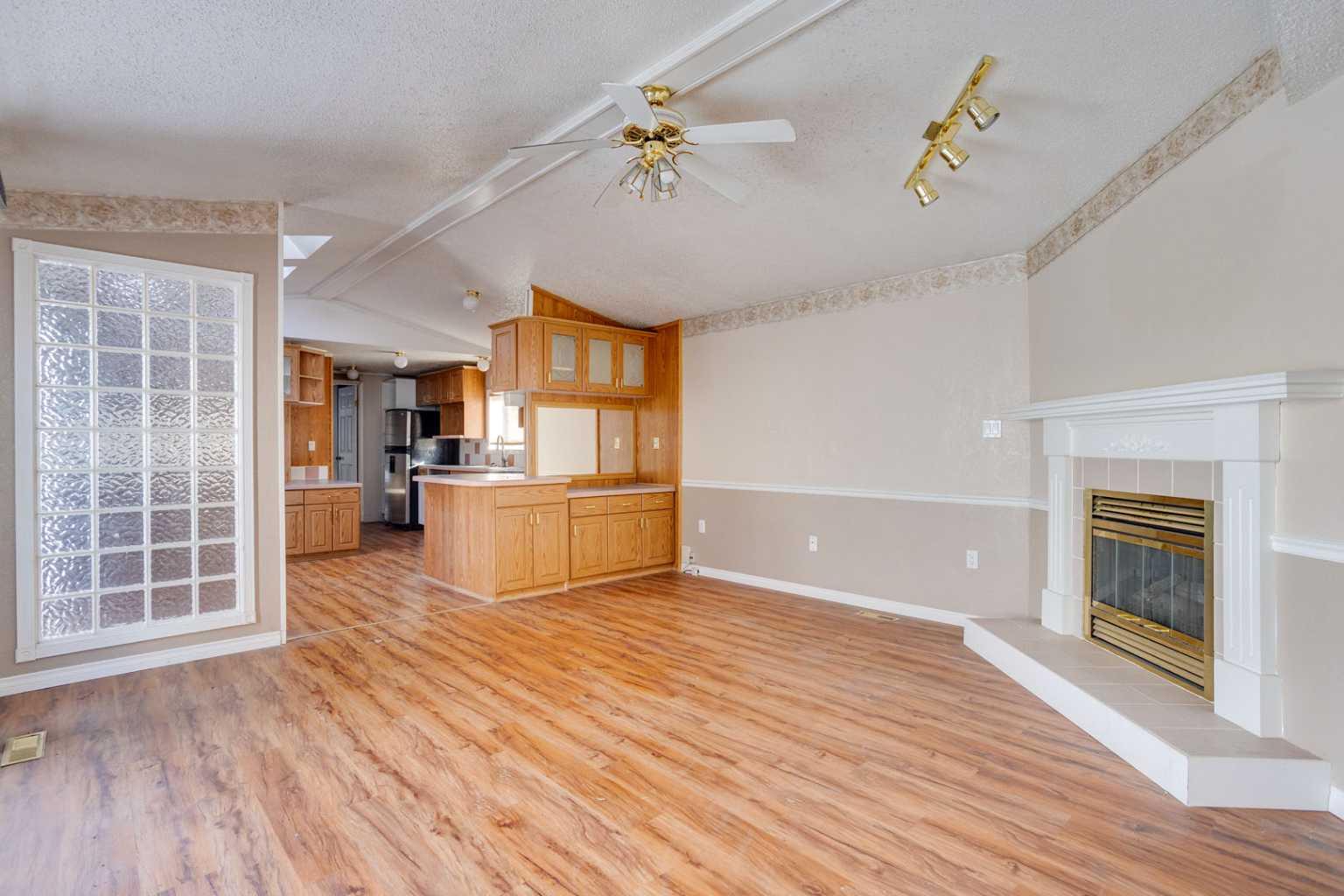 172 Clausen Crescent