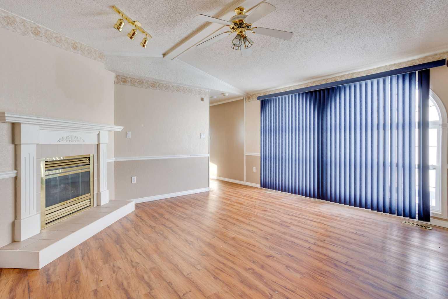 172 Clausen Crescent