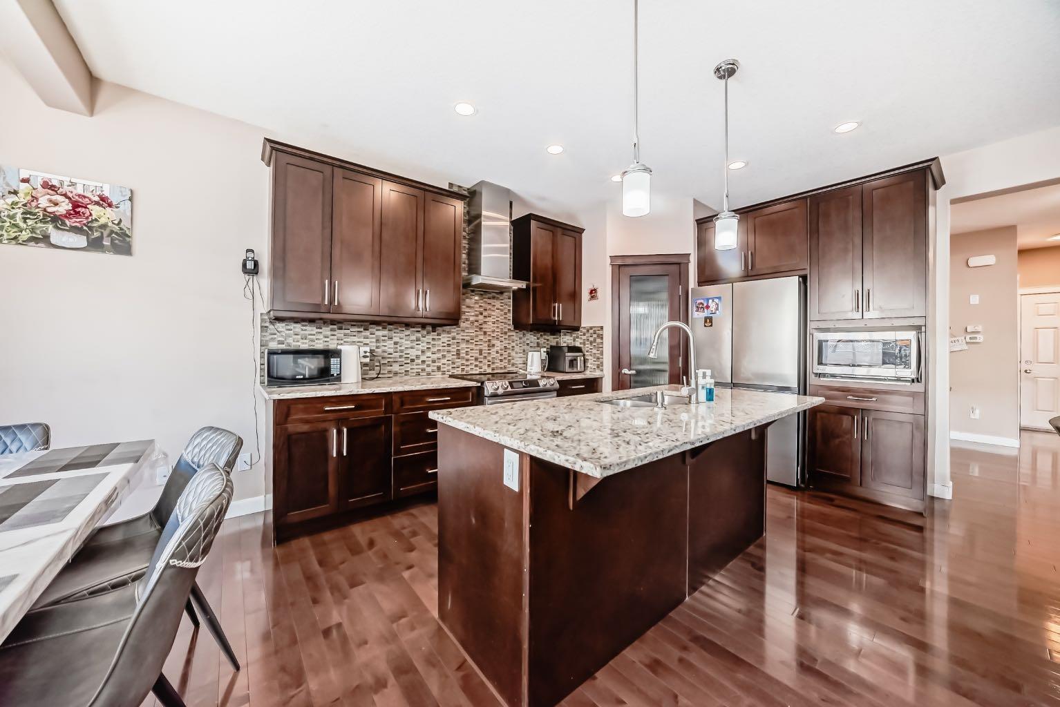 40 Saddlelake Gardens NE