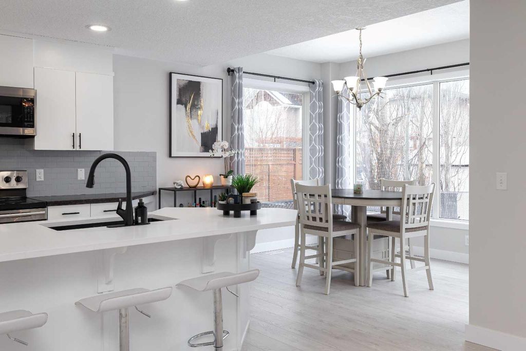 Photo of 86 Cougarstone Court SW, Calgary, AB T3H 5R3 (MLS # A2295836)