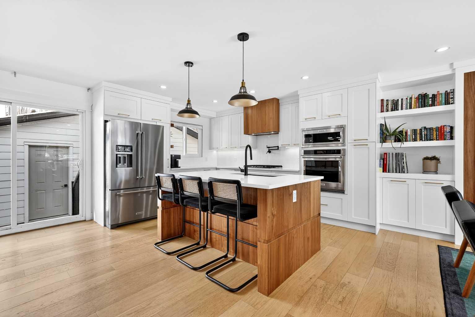 6323 Crowchild Trail SW