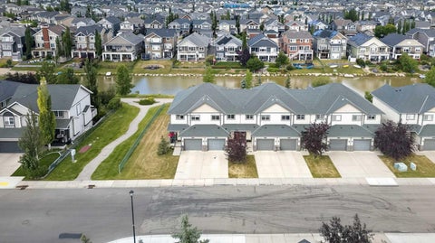 Photo of 224 Bayside Point SW, Airdrie, AB T4B 2X6 (MLS # A2336142)