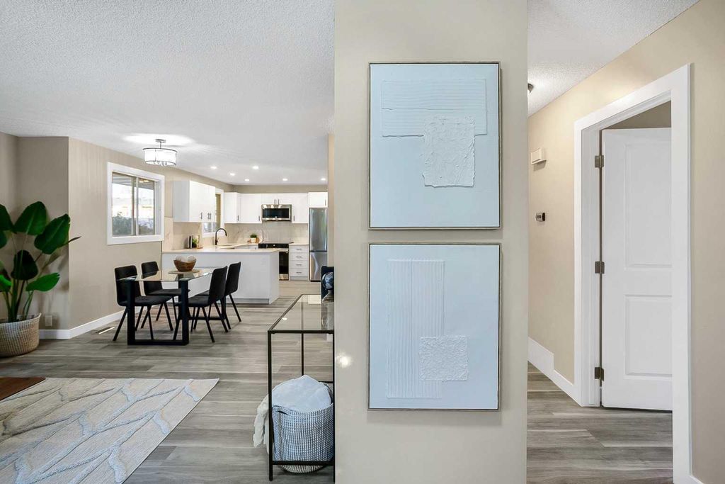 Photo of 467 Berkley Crescent NW, Calgary, AB T3K 1A9 (MLS # A2280704)