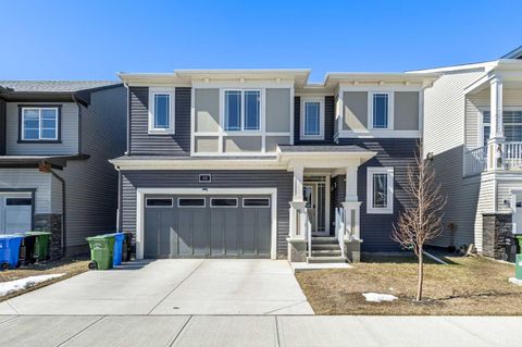 Photo of 33 Carringham Heights NW, Calgary, AB T3P 1V9 (MLS # A2302218)