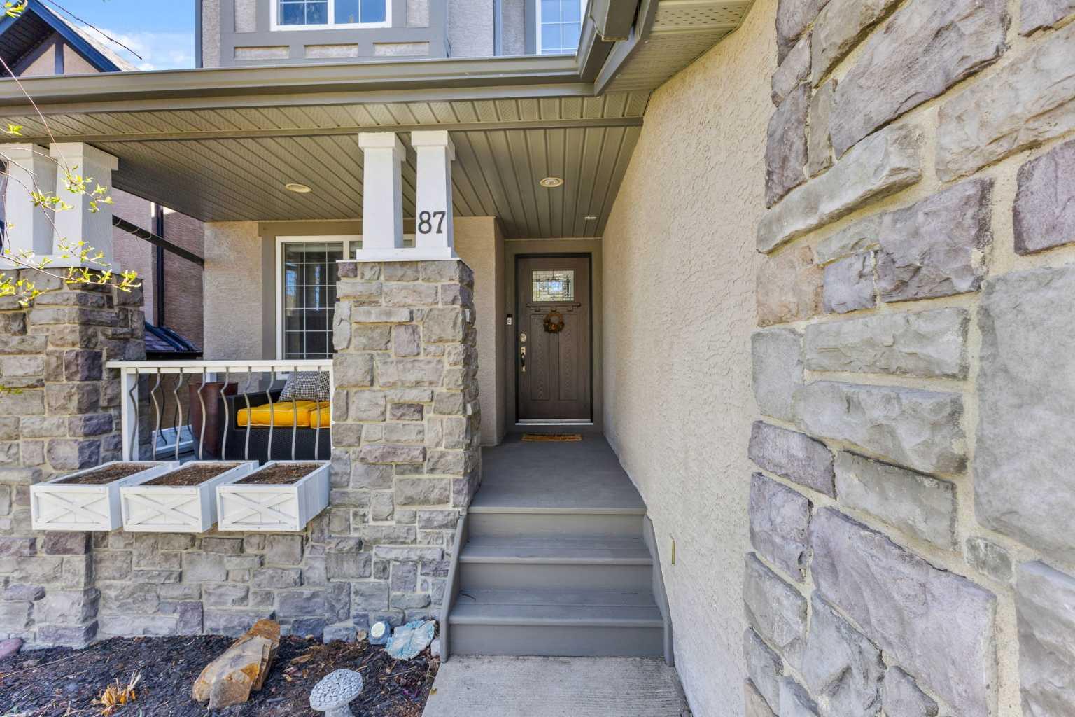 87 Cougar Ridge Heights SW