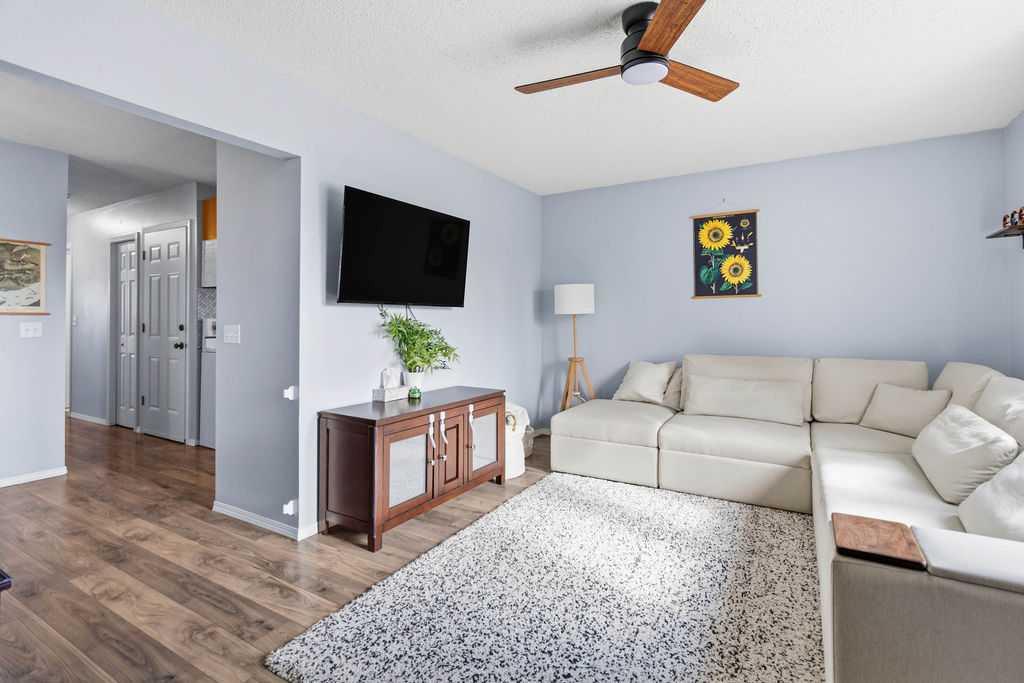 111 Shawglen Road SW