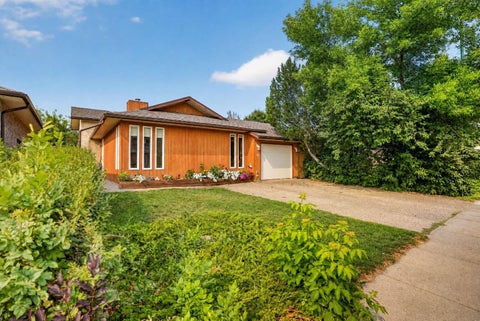 Photo of 47 Wildwood Crescent W, Lethbridge, AB T1K 6C8 (MLS # A2341358)