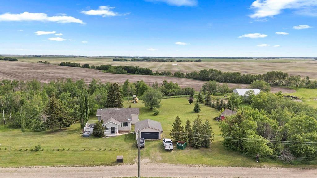 Photo of 10 Railway Avenue N, Rosalind, AB T0B 3Y0 (MLS # A2321072)
