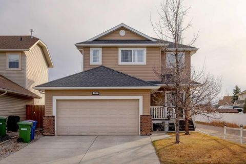 113 Thornleigh Close SE Airdrie AB T4A 2E6