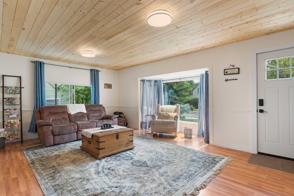 Photo of 334 4 Avenue SE, High River, AB T1V 1H8 (MLS # A2348314)