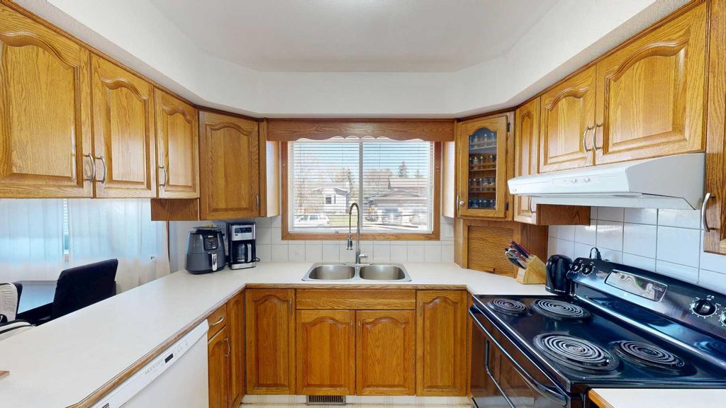 Photo of 2119 17A Avenue, Coaldale, AB T1M 1K3 (MLS # A2307846)