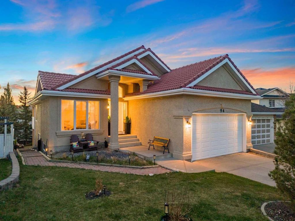 Photo of 94 Edgebrook Heights NW, Calgary, AB T3A 5M5 (MLS # A2306637)