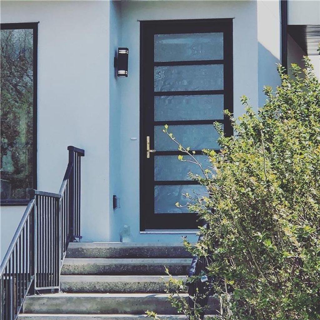 Photo of 3528 3 Street NW, Calgary, AB T2K 0Z6 (MLS # A2293031)