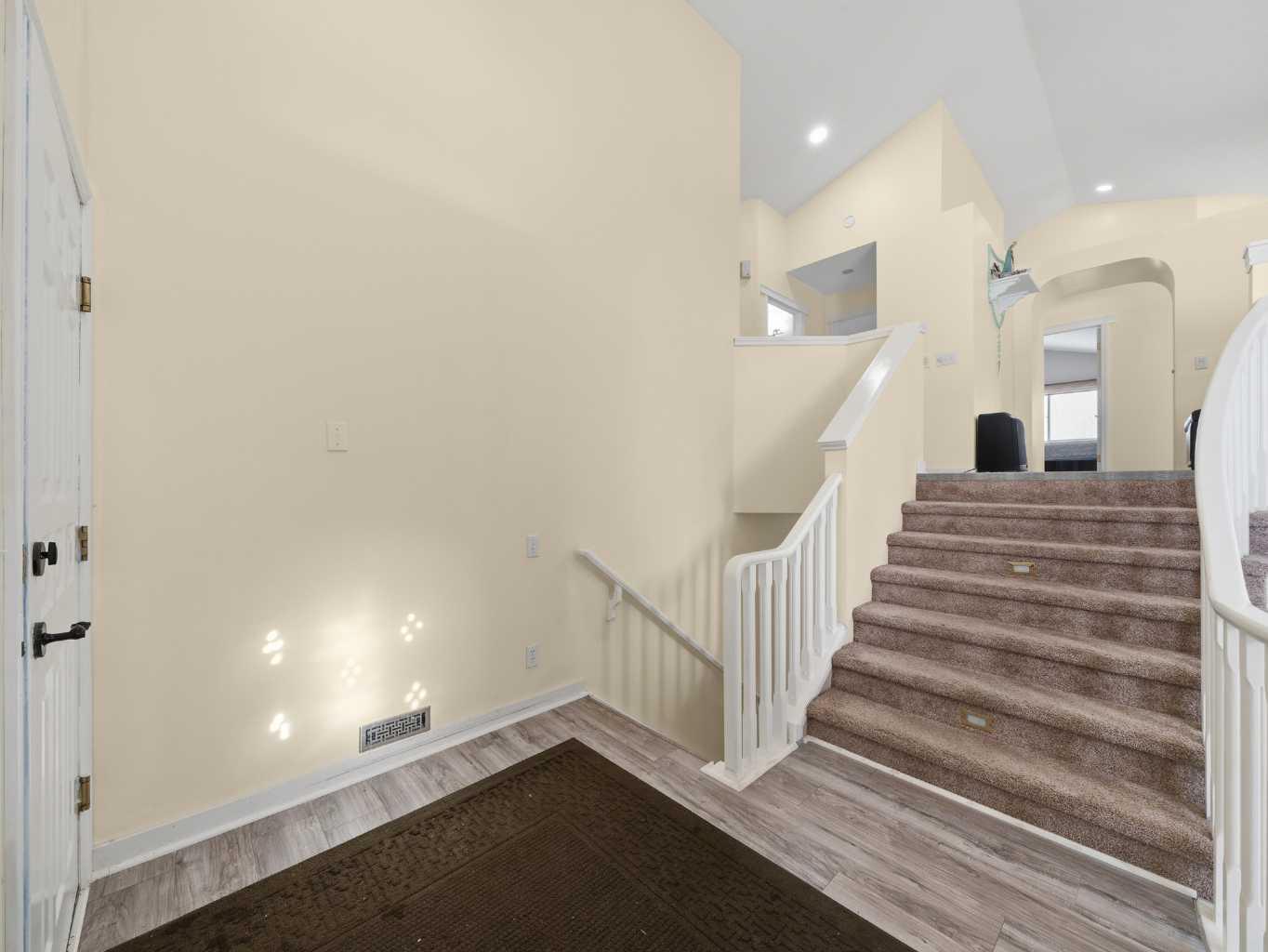 109 Somerset Close SW