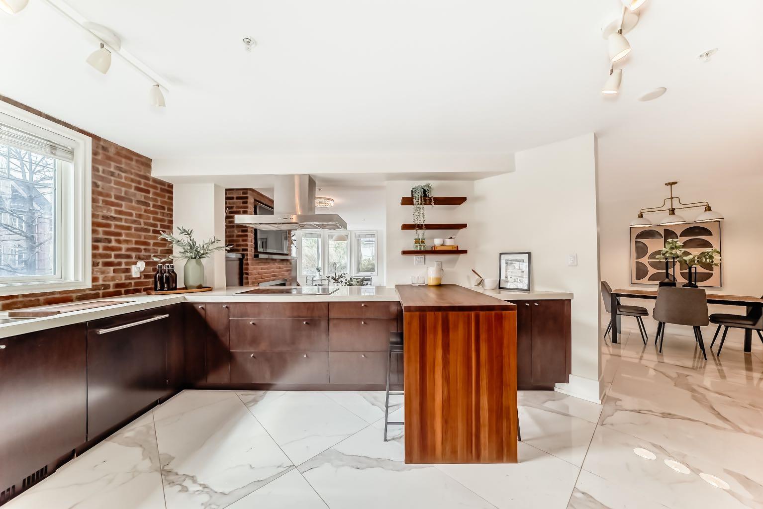 2422 Erlton Street SW 101