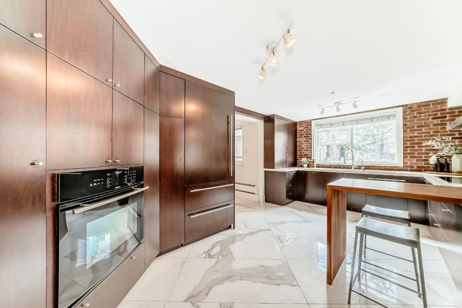 2422 Erlton Street SW 101