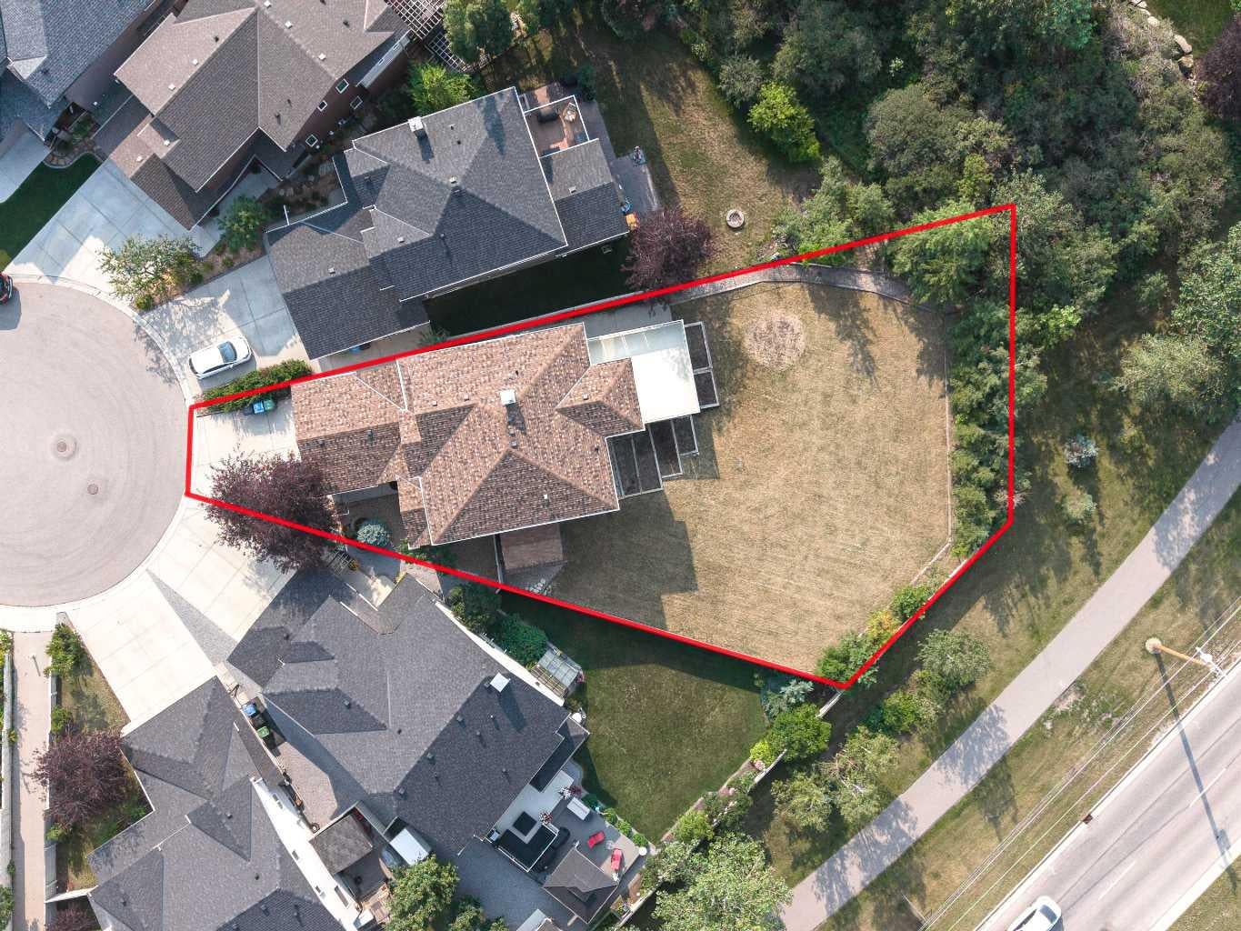 66 Royal Oak Grove NW
