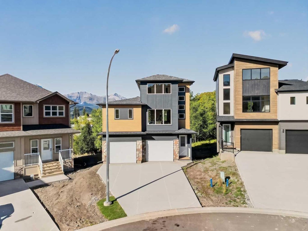 Photo of 8602 25 Avenue, Coleman, AB T0K 0M0 (MLS # A2347099)