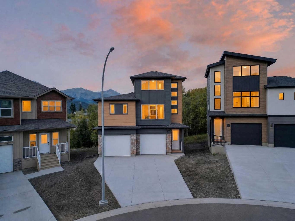 Photo of 8602 25 Avenue, Coleman, AB T0K 0M0 (MLS # A2347099)