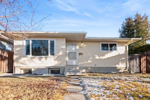 1643 Marlyn Way NE Calgary AB T2A 3K8