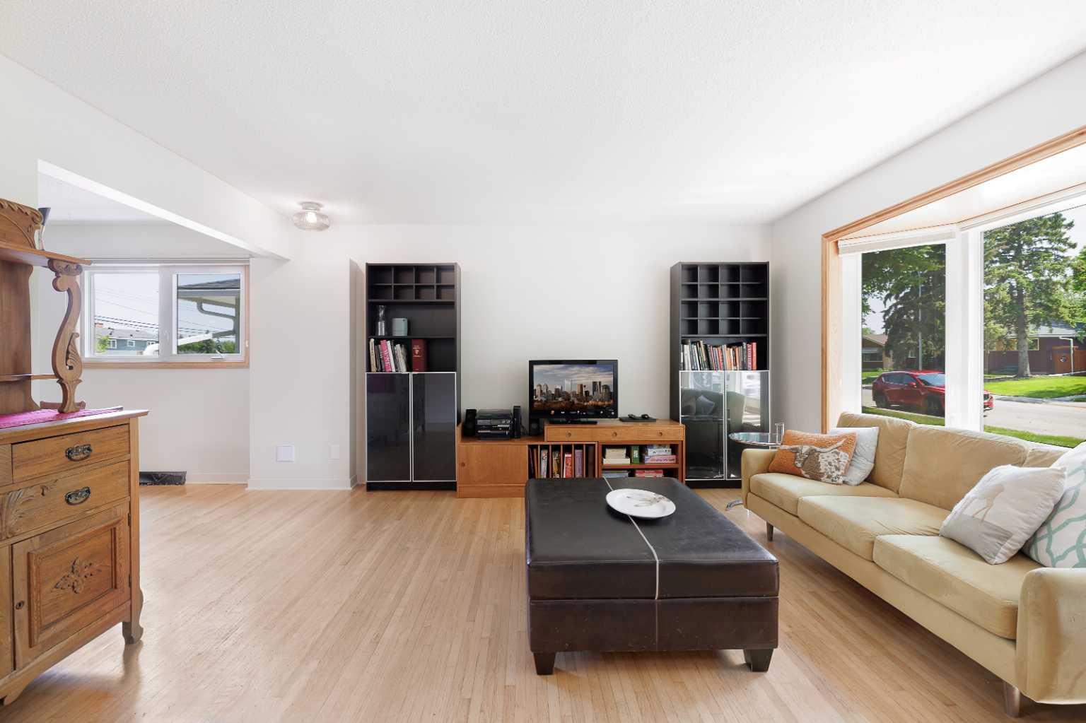 22 Armstrong Crescent SE