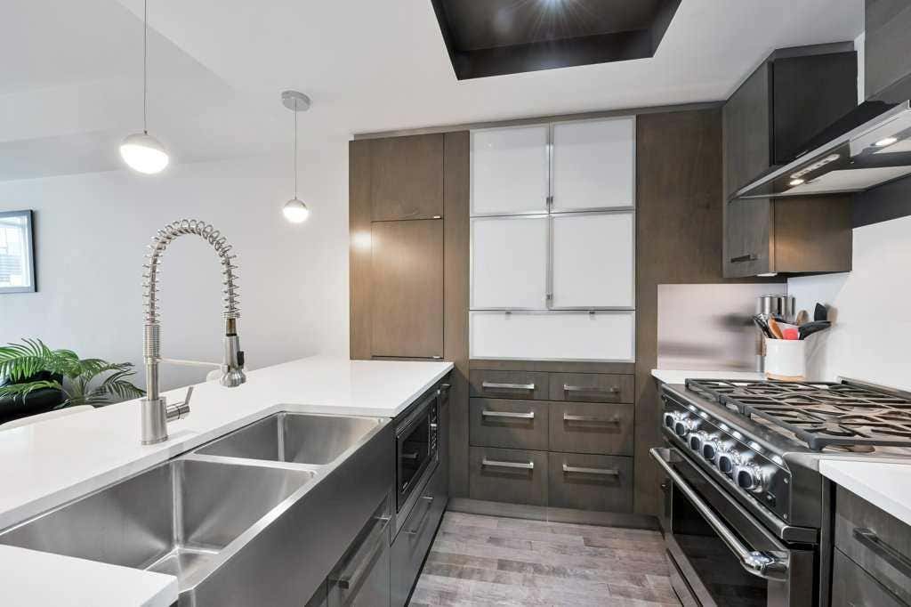 Photo of 10 Shawnee Hill SW #607, Calgary, AB T2Y 0K5 (MLS # A2320482)