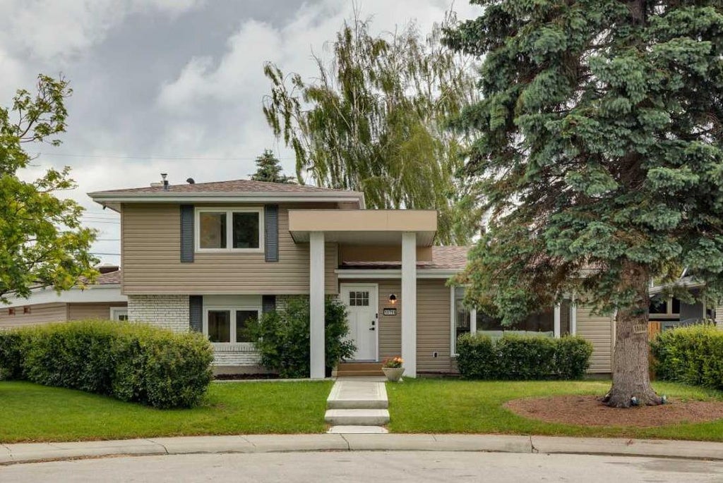 Photo of 10719 Mapleglen Crescent SE, Calgary, AB T2J 1X1 (MLS # A2318897)