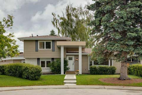 Photo of 10719 Mapleglen Crescent SE, Calgary, AB T2J 1X1 (MLS # A2318897)