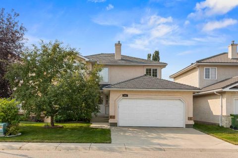 102 Hampstead Close NW Calgary AB T3A 5J1