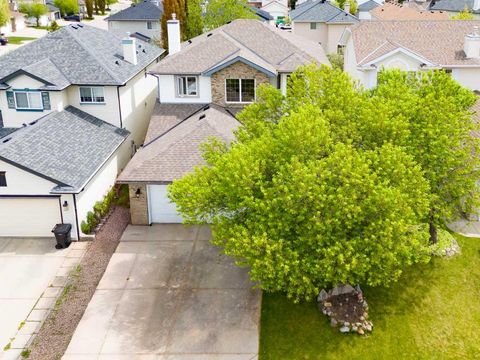 175 Panorama Hills Close NW Calgary AB T3K 5J4