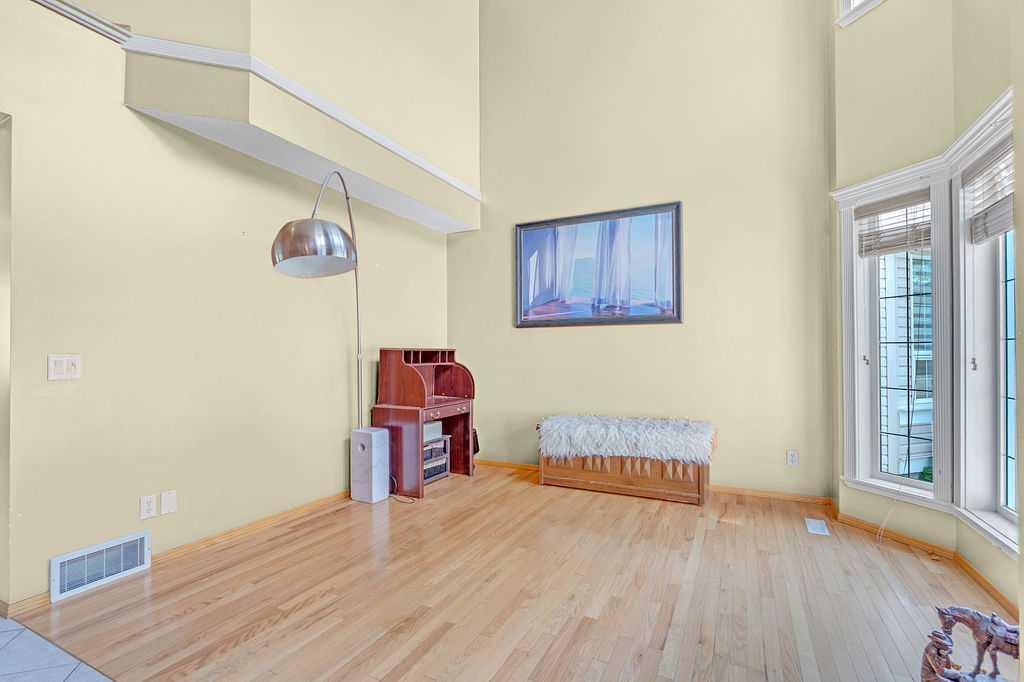 175 Panorama Hills Close NW