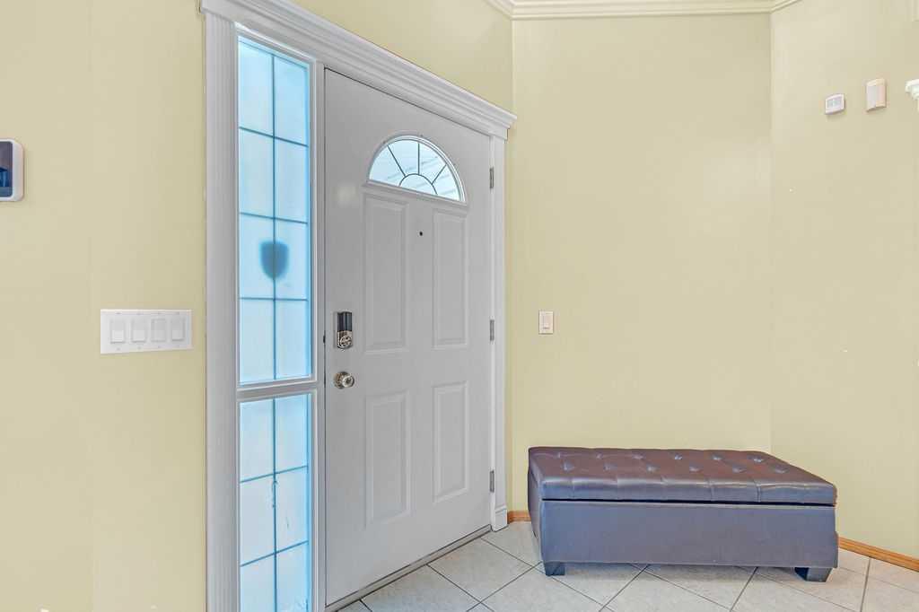 175 Panorama Hills Close NW