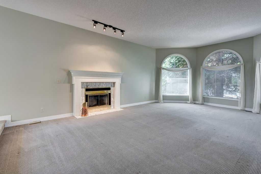 60 Patterson Crescent SW